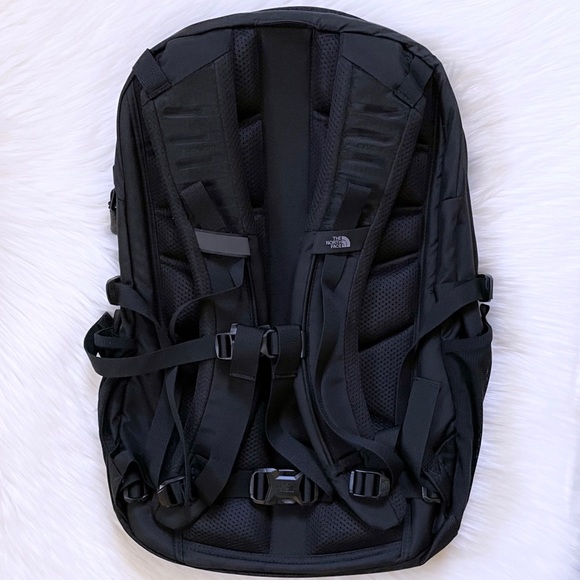 The North Face Unisex Borealis 28 Liter Backpack In Black - Picture 3 of 9